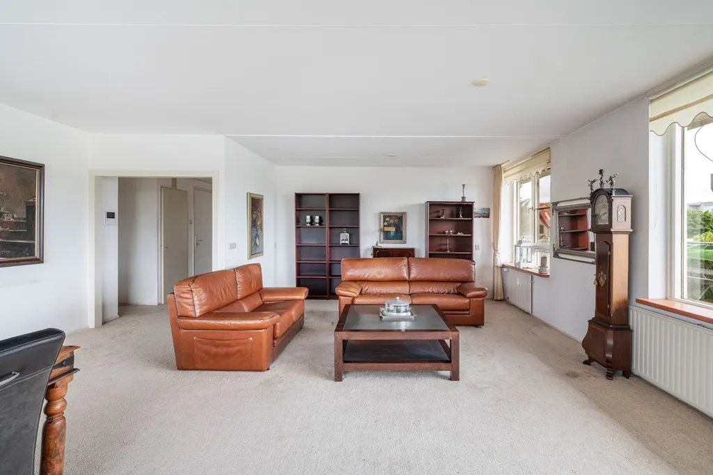Elutuba - 3-Bedroom Apartment with Water View in Maassluis