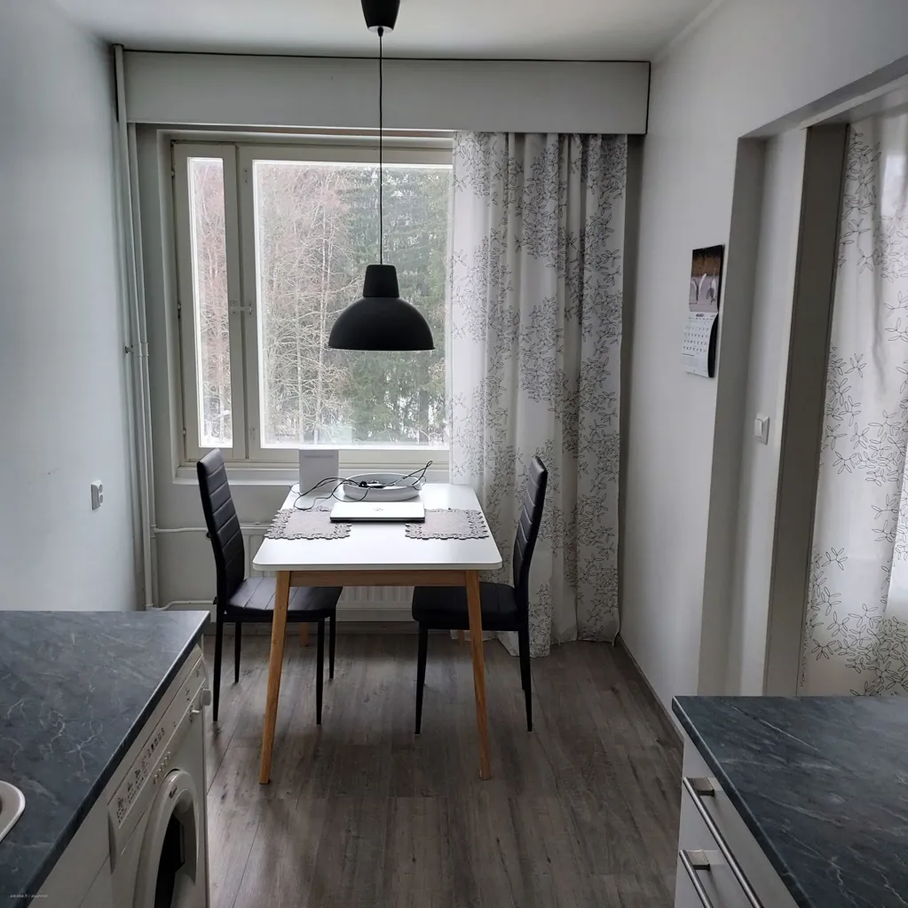 Söögituba - Bright Apartment with Balcony in Kiveriö, Lahti