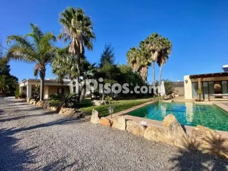 Bassein - Rustic Villa with Pool near Santa Gertrudis
