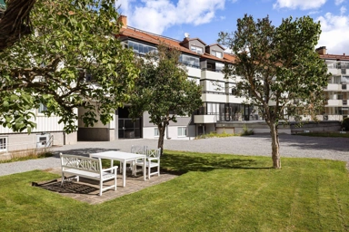 Aed - Charming Apartment with Balcony in Eskilstuna