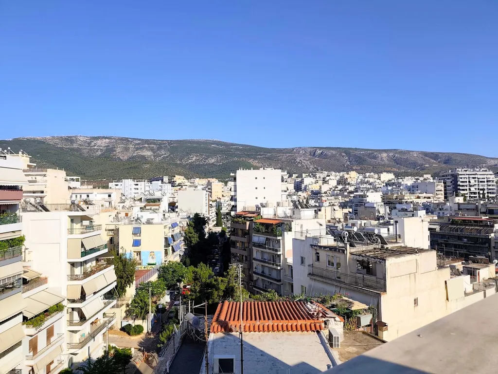 Balcón - Renovated Penthouse with Panoramic View in Zografou