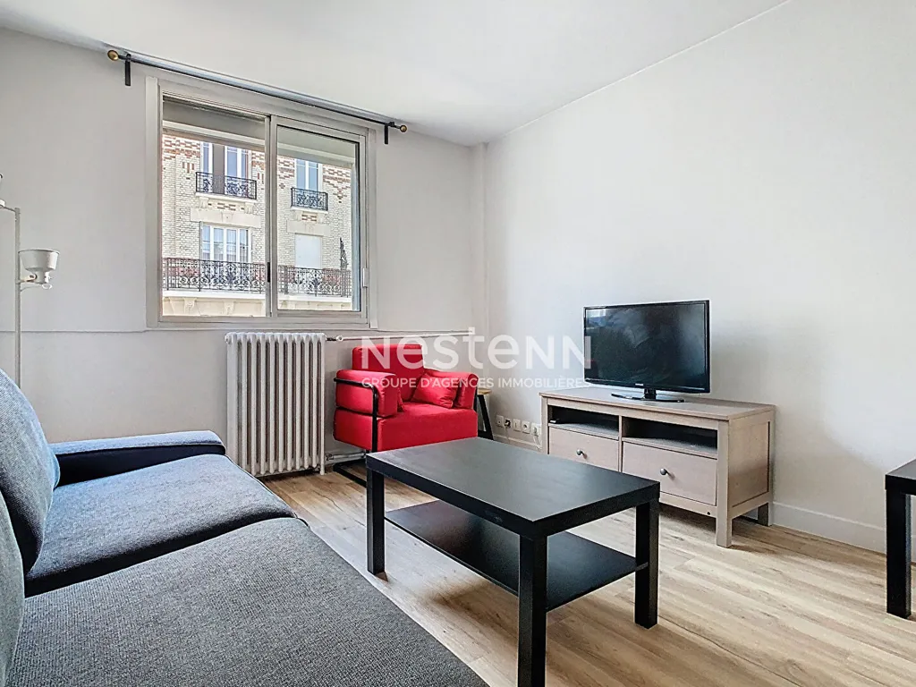 Séjour - Appartement Meublé Traversant à Issy-les-Moulineaux