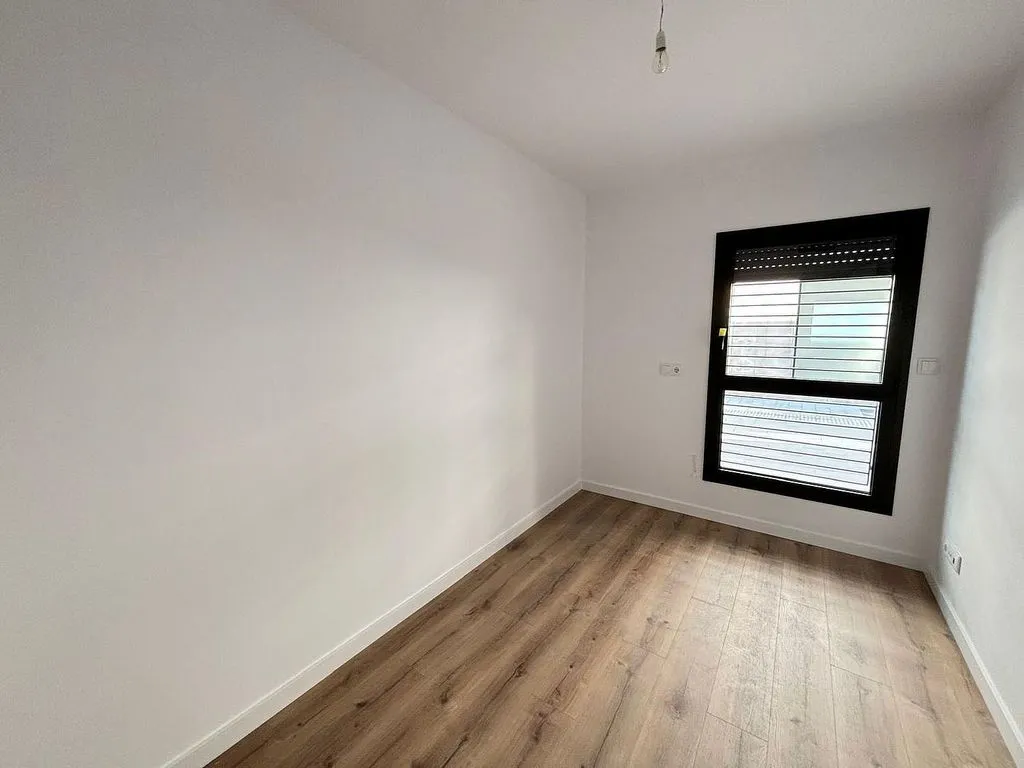 Pièces - Modern Flat with Parking in Sabadell