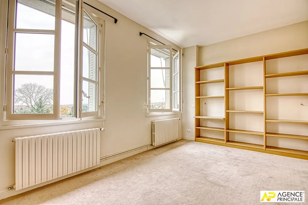 Pièces - Appartement Duplex avec Jardin à Versailles