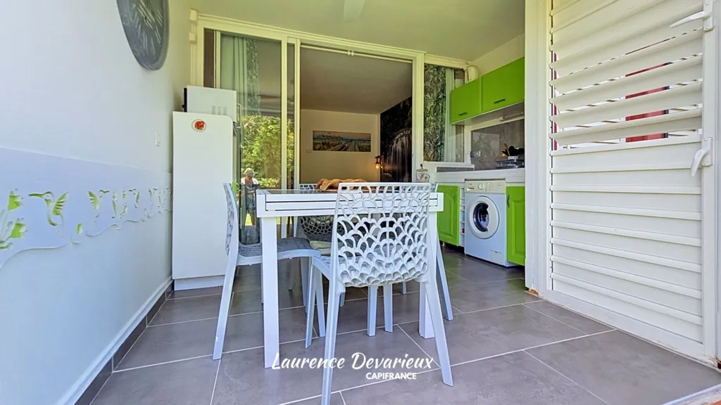 Terrasse - Studio Meublé avec Piscine à Saint-François