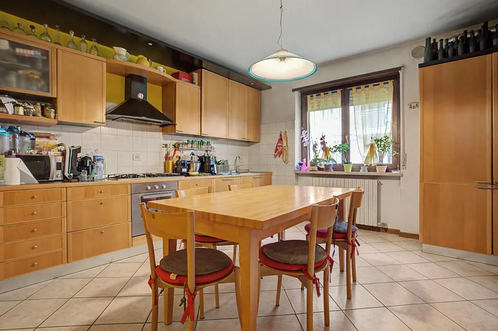 Salle à manger - Two-Level Apartment with Garden in Verona