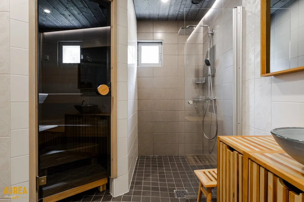 Bagni - Modernised Detached House with Garden in Ii