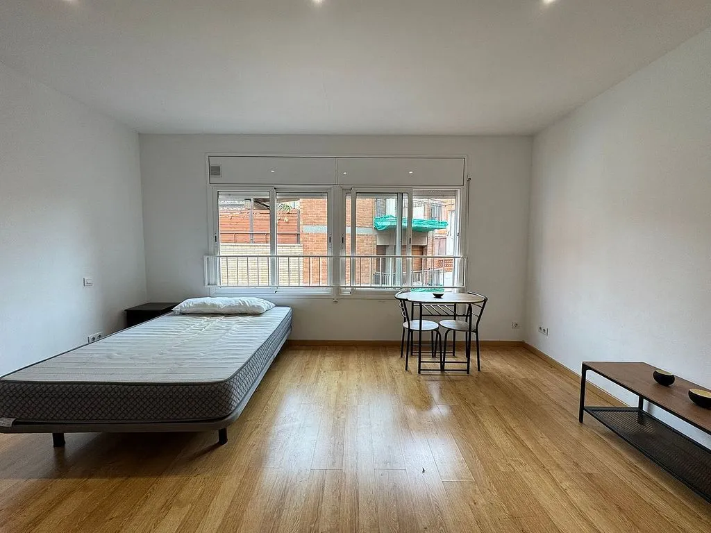 Chambres - Ample Loft in Central Molins de Rei