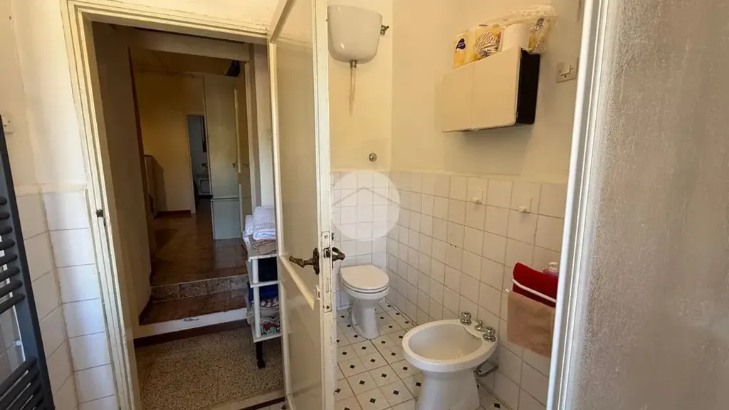 Vannitoad - Quadruplex with Balcony in Montebuono Historic Centre