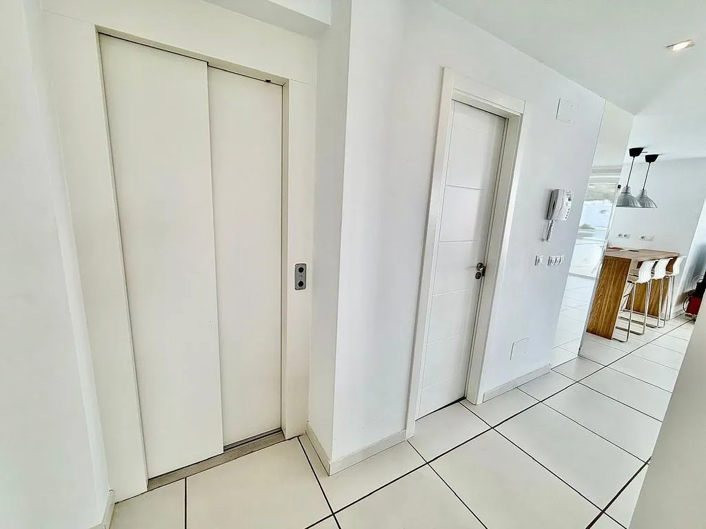hallway_entrance