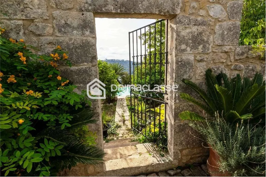 Giardino - Restored Casale with Pool in Modica Sorda