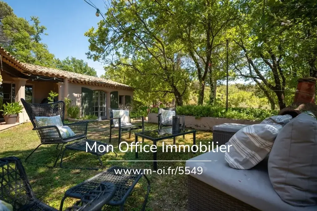 Giardino - 10-Bedroom House with Jacuzzi in Rognes