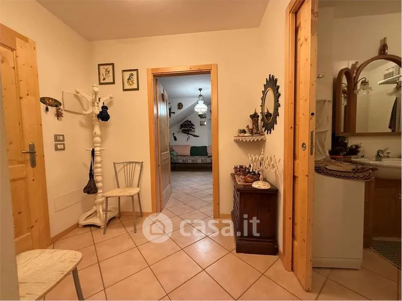 Ingresso - Appartamento con vista montagna a Commezzadura