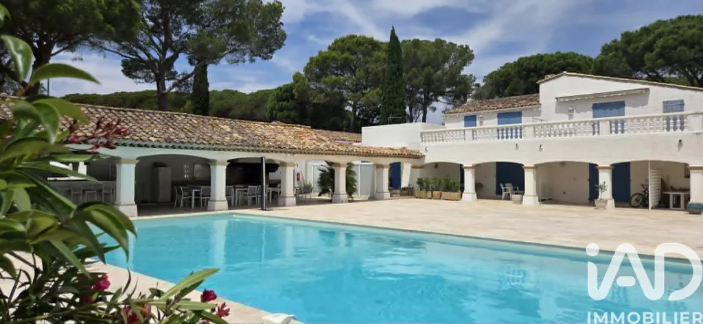 Bassein - Renovated 2-Bed Apartment with Pool in Saint-Raphaël