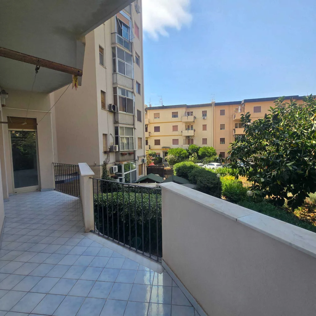 Balcone - Apartment with Balcony in Palermo