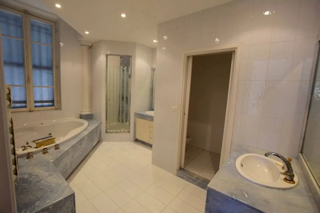 Vannitoad - Luxury Villa with Pool in Antibes