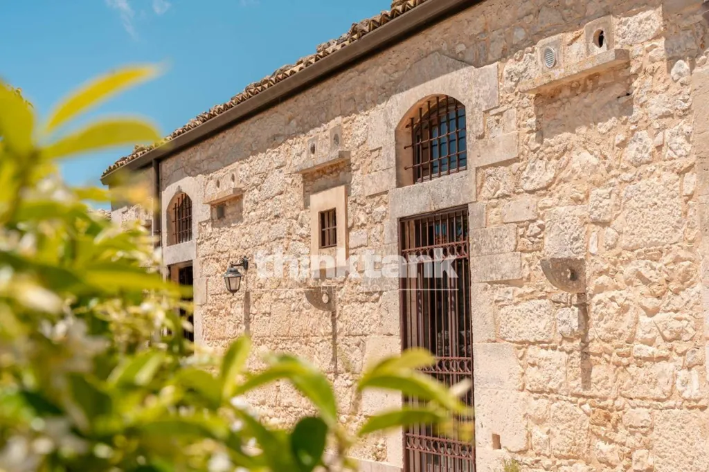 Välivaade - Rustic Villa with Pool in Ragusa
