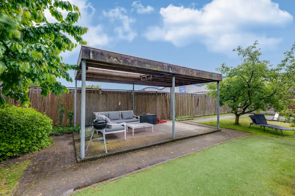 Jardin - Two-Storey House with Garden in Rijen