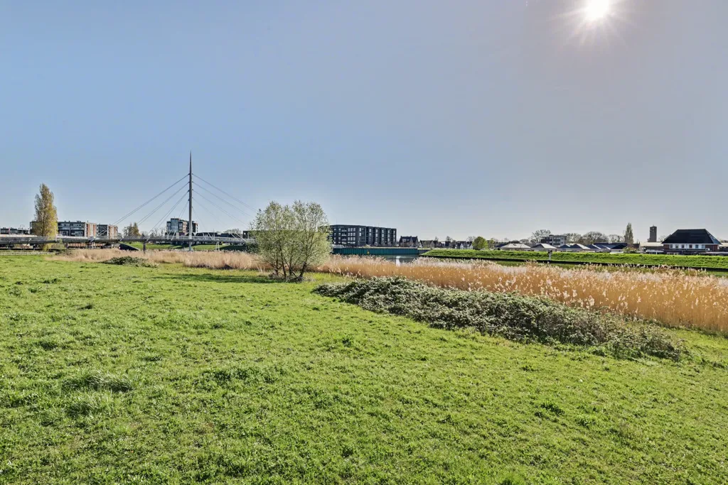 Corner Flat with River View in Brandepoort