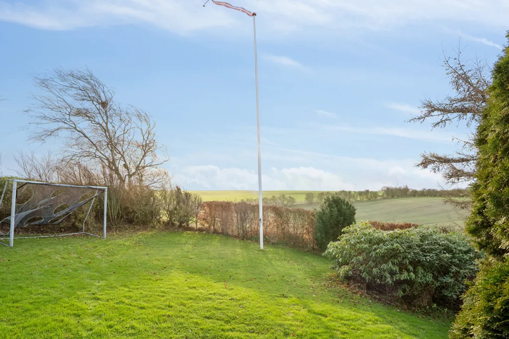 Giardino - Villa with Open Landscape View in Øster Tørslev