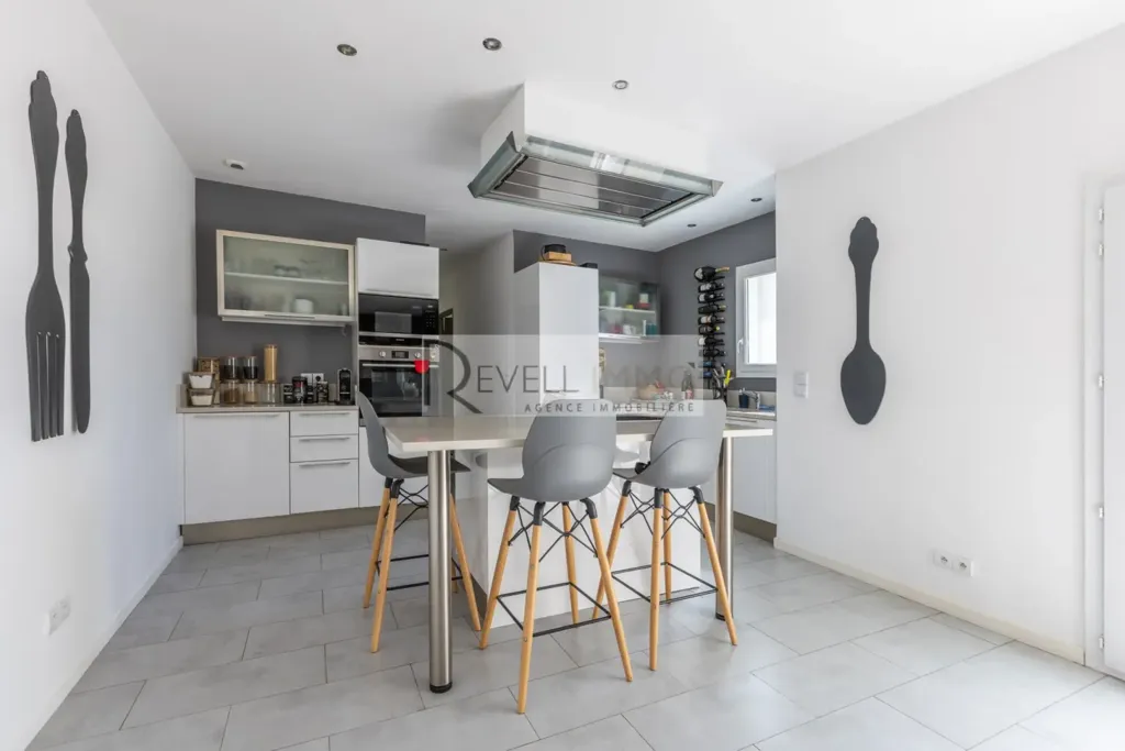 Cuisine - Maison de Maître avec Piscine et Vue Panoramique à Antibes