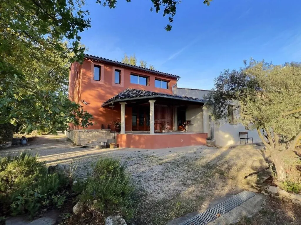 Esterno - Architectural House with Pool in Roussillon
