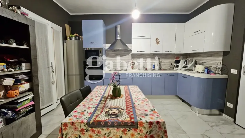 Cuisine - Rustic 4-Room Apartment with Terraces in Florence