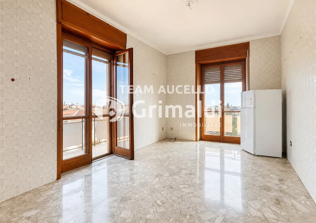 Pièces - Spacious Apartment with Triple Exposure in Pontecagnano Faiano