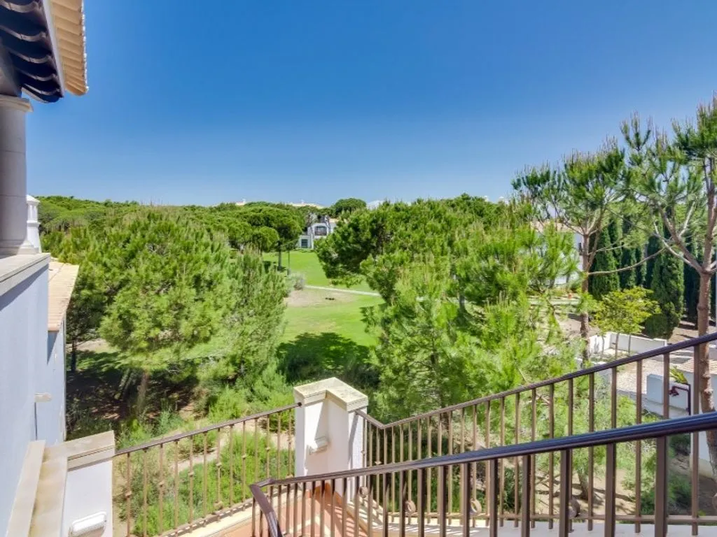 Balcone - 2-Bed Flat with Golf View in Albufeira