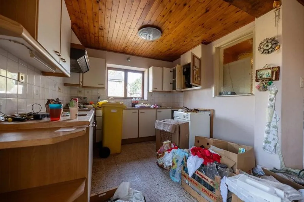 Cuisine - Maison en Pierre à Rénover à Ouffet