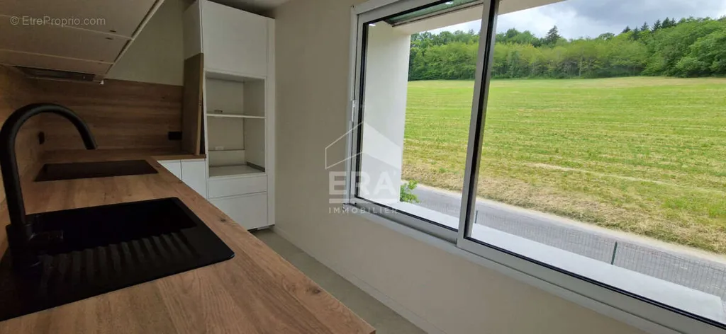 Cuisine - Appartement Rénové dans Ancienne Grange à Mésigny
