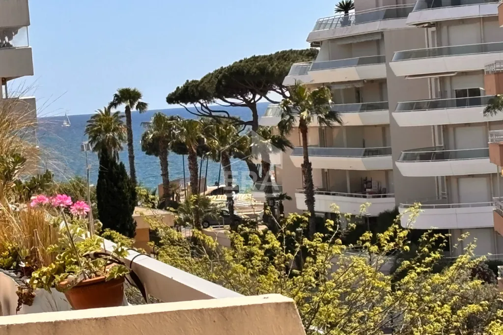 Balcone - Apartment with Pool and Sea View in Fréjus Plage