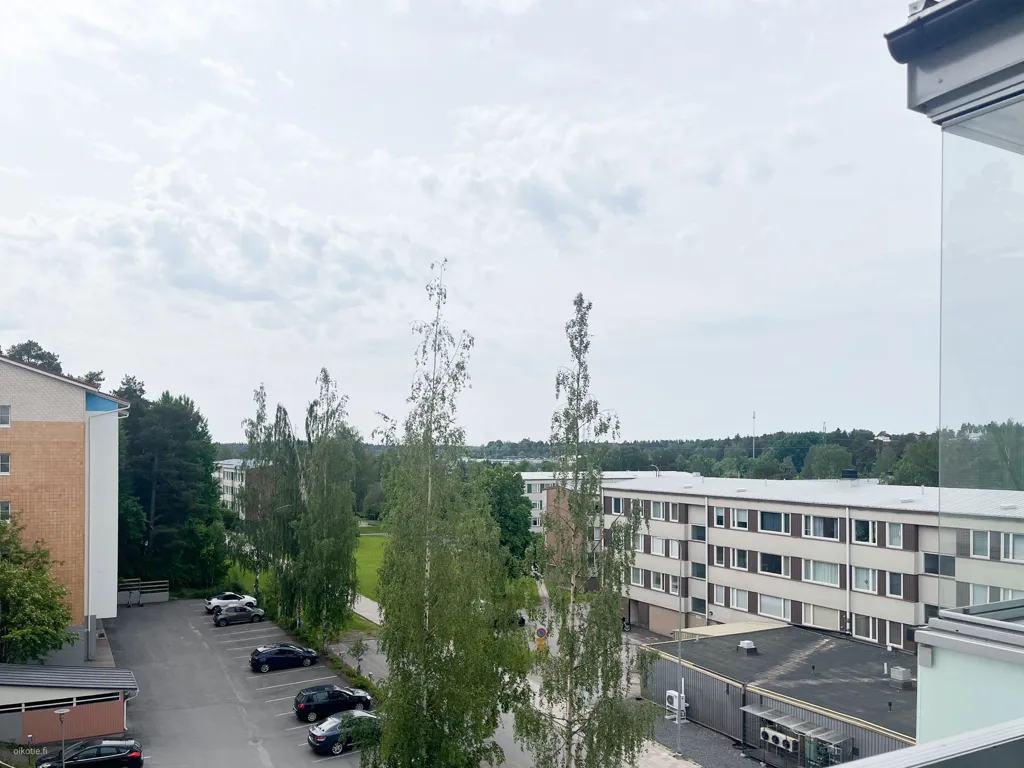 Balcon - Modern Studio with Balcony in Turku's Pääskyvuori