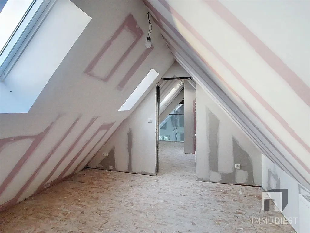 Appartement Rénové avec Terrasse à Diest