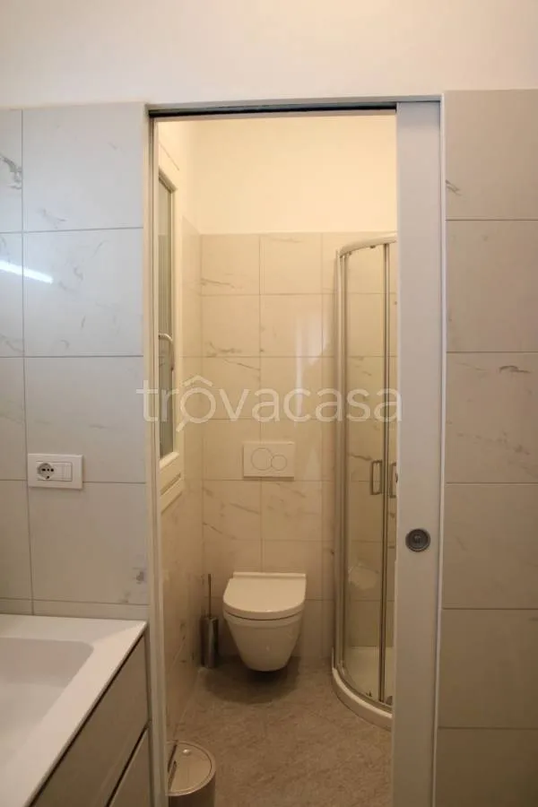 Vannitoad - Fully Furnished Flat in Central Varese