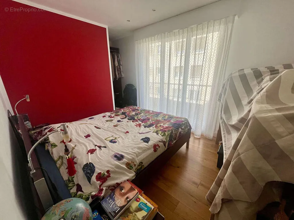 Dormitorios - 5-Piece Apartment with Balcony in Maisons-Laffitte