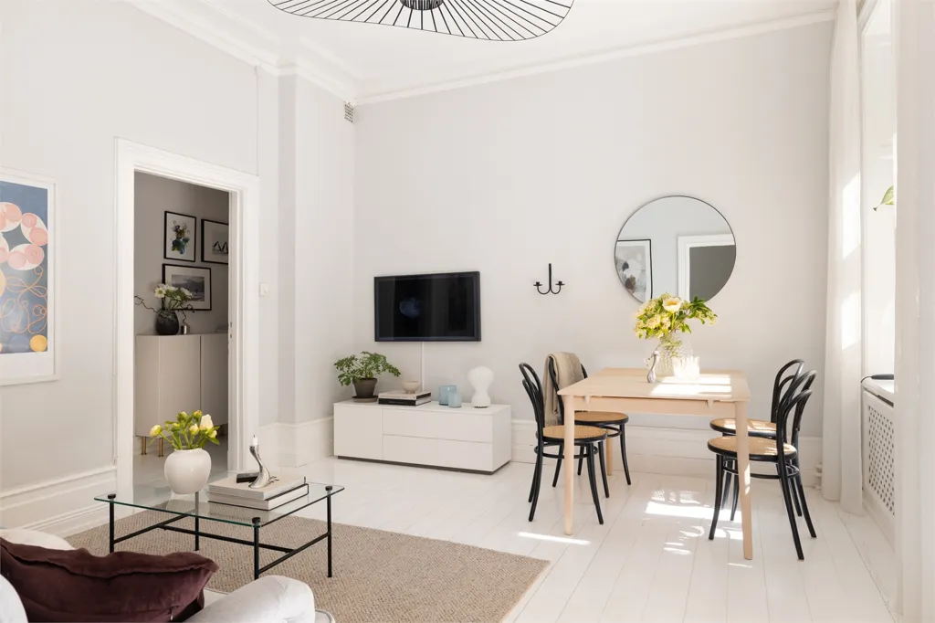 Living Room - Charming 2-Bedroom Flat with Garden in Vasastan