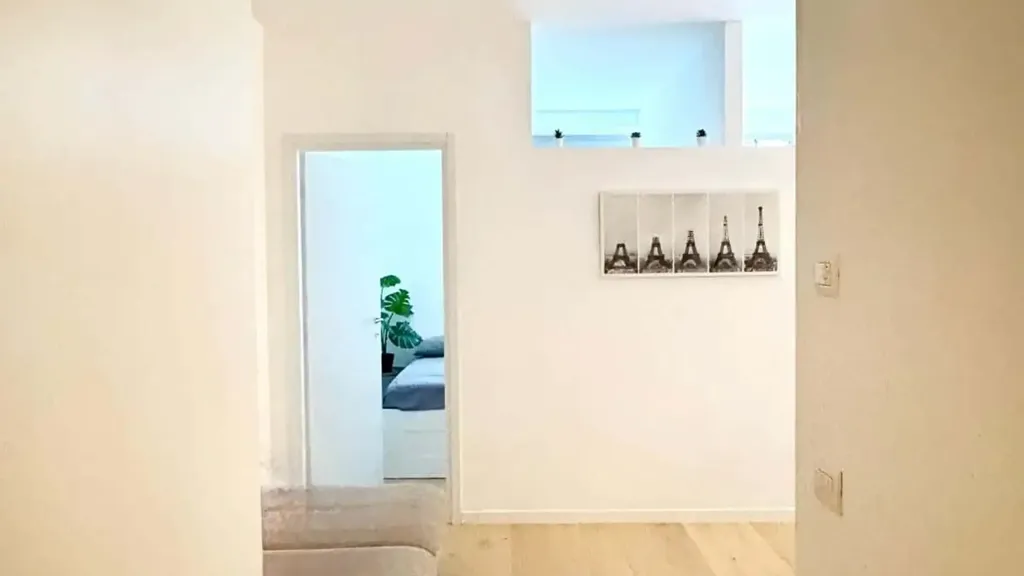 hallway_entrance