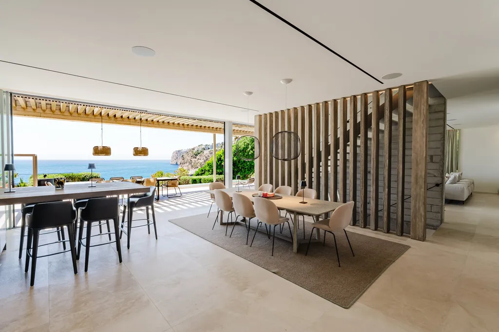 Söögituba - Villa with Sea View and Infinity Pool in Cala Llamp
