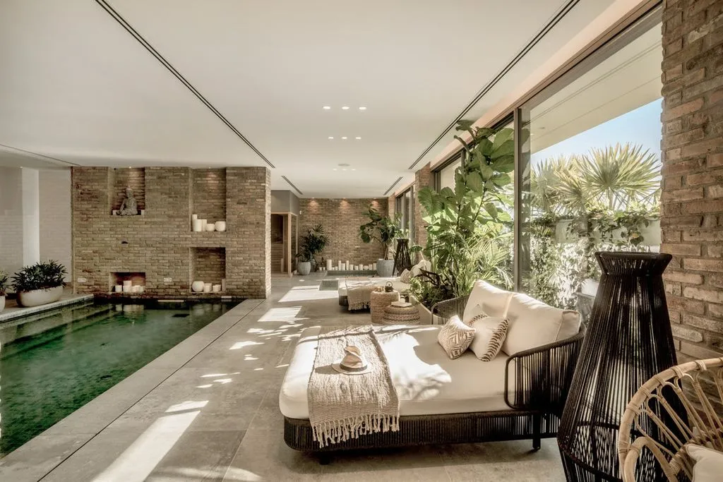 Bassein - Luxury Villa with Spa in La Quinta