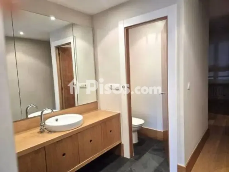 Vannitoad - Luxury Flat with Park Views in Indautxu