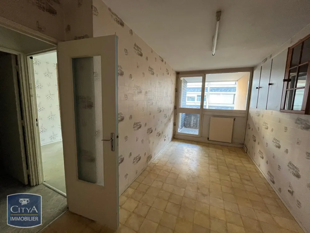 Esik - Renovated Apartment with Balcony in Le Mans
