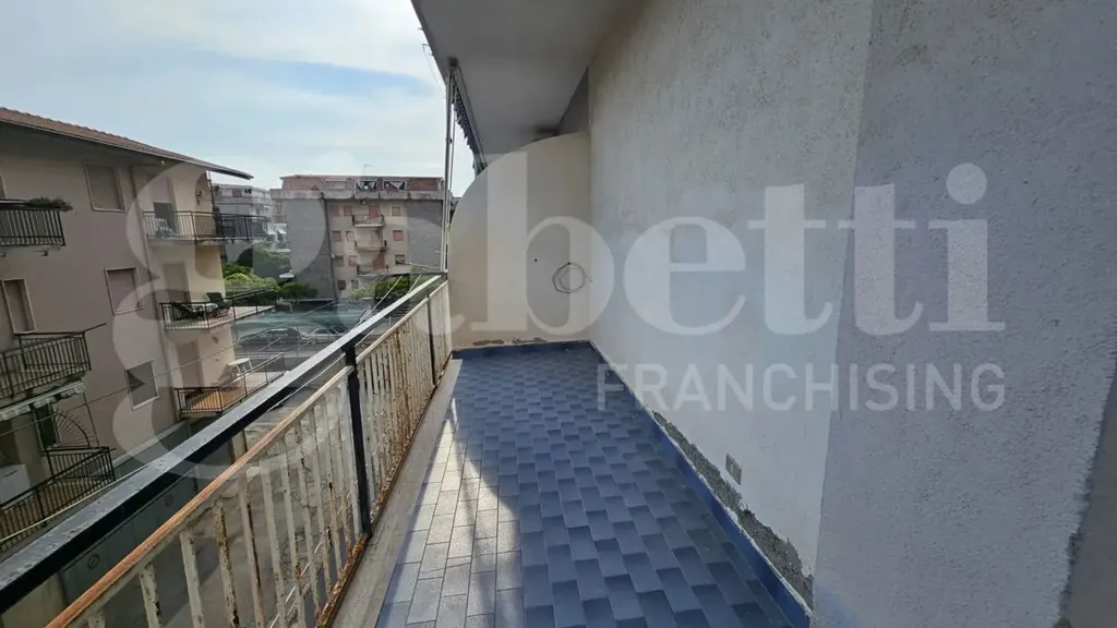 Balcon - 3-Bedroom Apartment with Balcony in Scalea