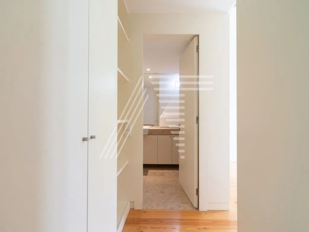 Esik - Luxury Duplex Flat with Panoramic View in Lisbon