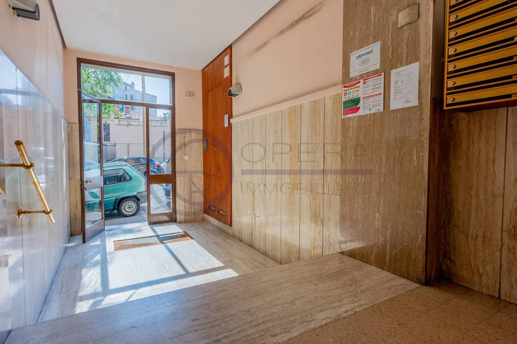Esik - Apartment with Balcony in Trieste