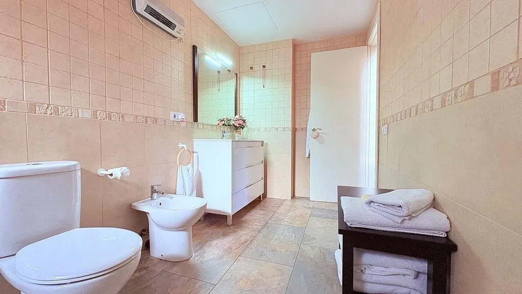 Salles de bain - Modern Chalet with Pool in Can Font