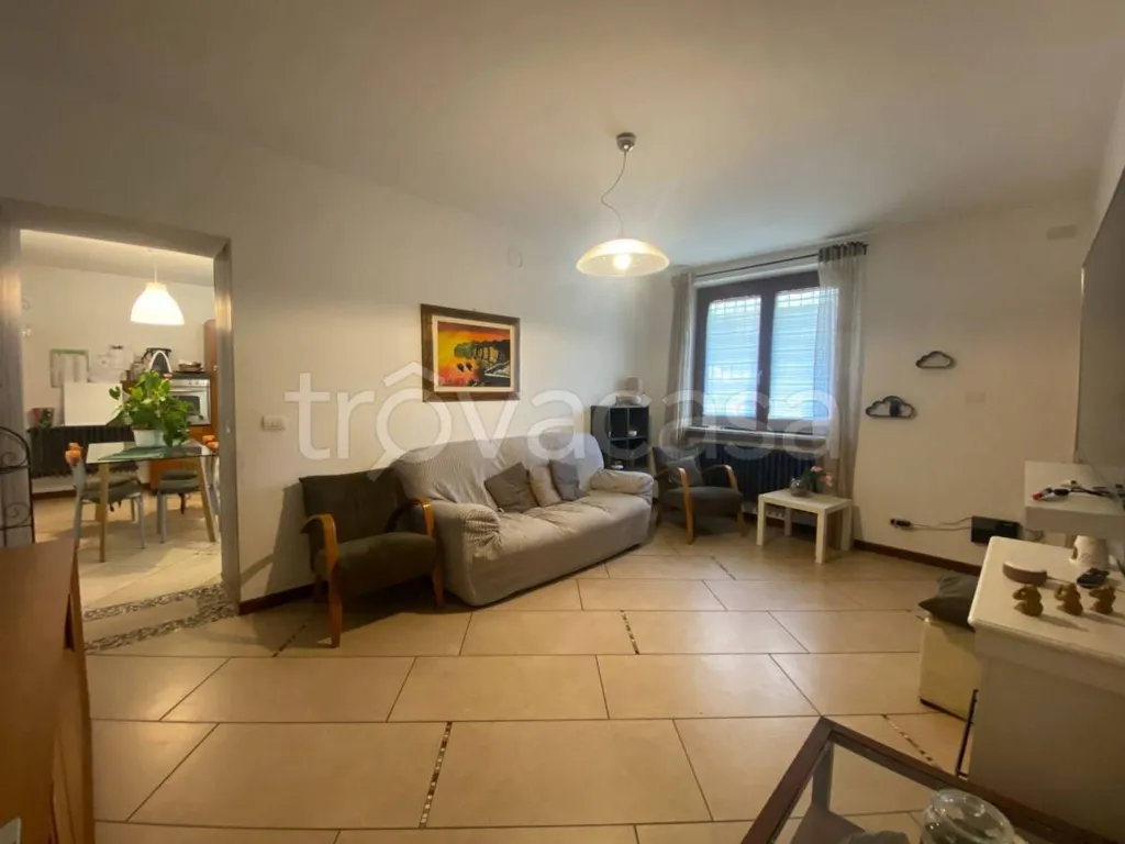 Elutuba - Rustic Villa with Private Garden in Carignano