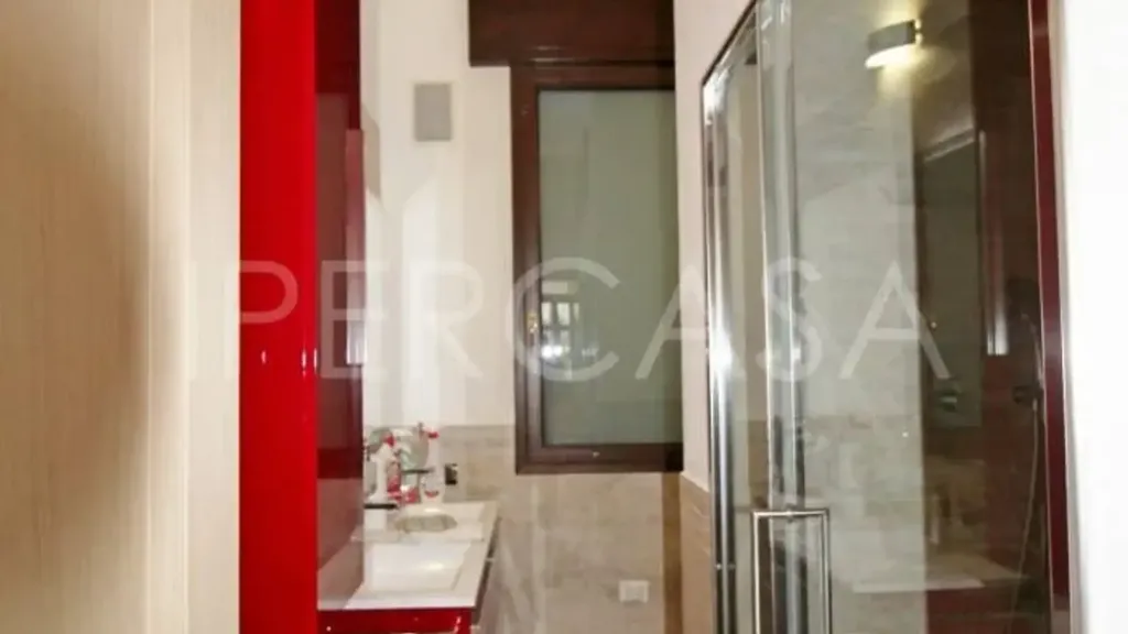 Salles de bain - Rustic Villa with Dual Units in Formigine