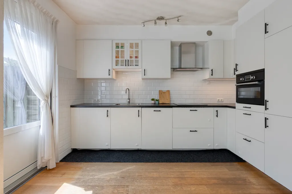 Cuisine - Modernised Corner House with Garden in Tempel