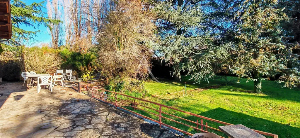 Jardin - Maison de campagne avec gîte à la Dordogne